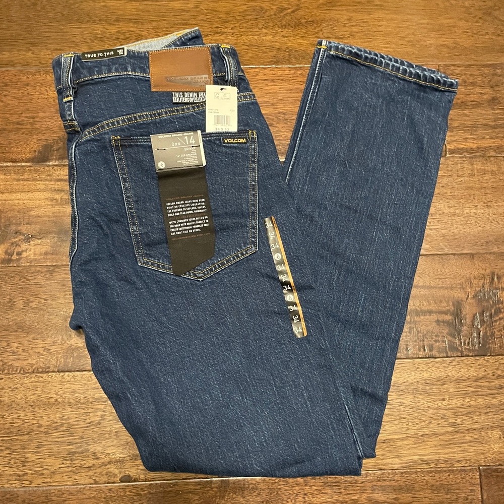 MENS SIZE 34 VOLCOM JEANS NWT
